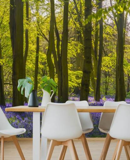 mural de papel pintado de bosque verde y morado llamado Sunlite Blue Wood para dormitorios y salones mural de papel pintado de bosque verde y morado llamado Sunlite Blue Wood para dormitorios y salones