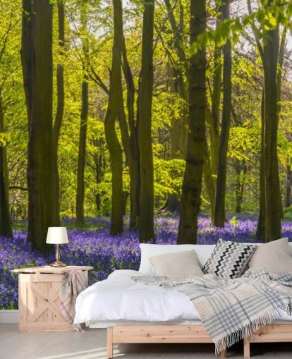 mural de papel pintado de bosque verde y morado llamado Sunlite Blue Wood para dormitorios y salones