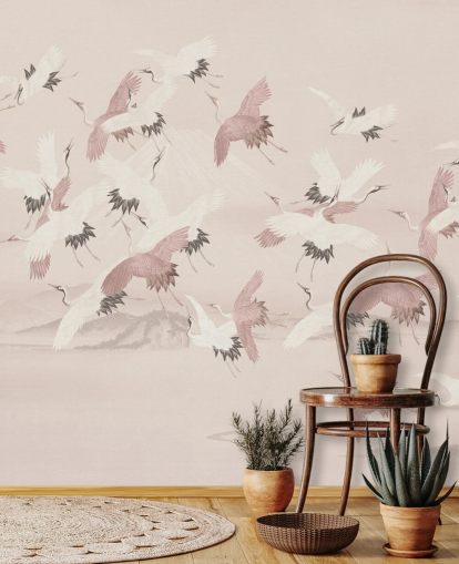 beige kran tapet veggmaleri kalt Flying Vintage Flying Cranes av Bloomery Decor for soverom, stuer og ganger