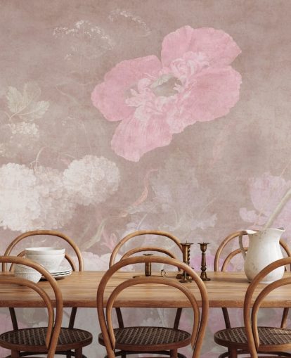 rosa blomstertapet veggmaleri kalt Moody Baroque Florals av Bloomery Decor for soverom