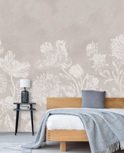 carta da parati murale floreale beige chiamata Beige Moody Florals di Bloomery Decor per camere da letto, salotti e sale da pranzo
