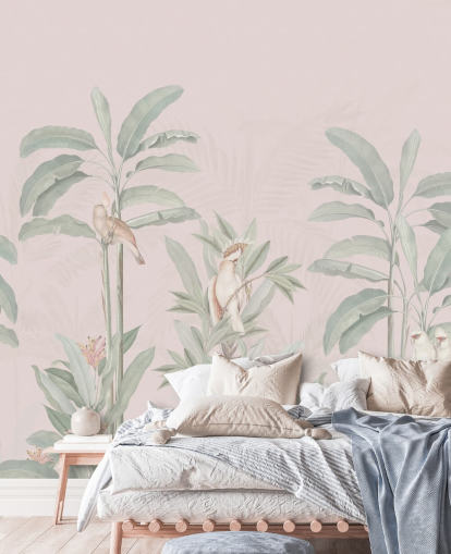 papier peint mural de la jungle rose appelé Vintage Blush Tropical Jungle par Bloomery Decor pour les chambres et les salons