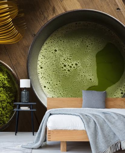 Té verde matcha en un tazón, polvo de matcha y papel tapiz de batidor Té verde matcha en un tazón, polvo de matcha y papel tapiz de batidor