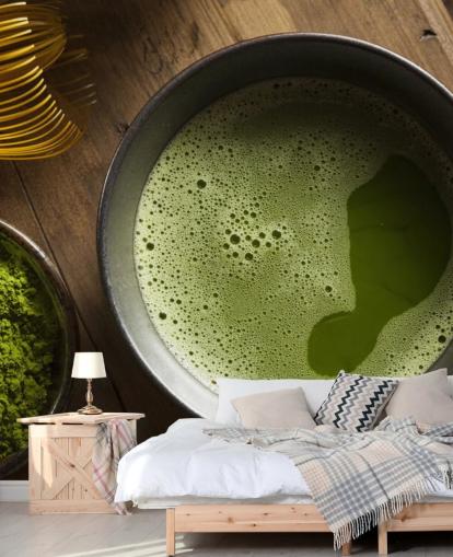 Groene Matcha-thee in een kom, Matchapoeder en klopbehang Groene Matcha-thee in een kom, Matchapoeder en klopbehang