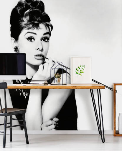 mustavalkoinen audrey hepburn -taustakuvamaalaus nimeltä Audrey Hepburn (Breakfast at Tiffany's) II makuuhuoneisiin, keittiöihin ja toimistoihin