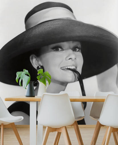 papier peint mural en noir et blanc de Breakfast at Tiffanys intitulé Audrey Hepburn (Breakfast at Tiffany's) pour les chambres, les entreprises et les bureaux papier peint mural en noir et blanc de Breakfast at Tiffanys intitulé Audrey Hepburn (Breakfast at Tiffany's) pour les chambres, les entreprises et les bureaux