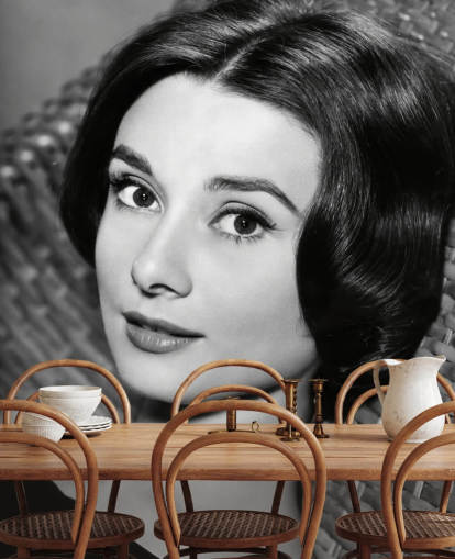 Wandbild „Liebe am Nachmittag“ in Schwarz und Weiß mit dem Titel Audrey Hepburn (Love in the Afternoon) Wandbild „Liebe am Nachmittag“ in Schwarz und Weiß mit dem Titel Audrey Hepburn (Love in the Afternoon)