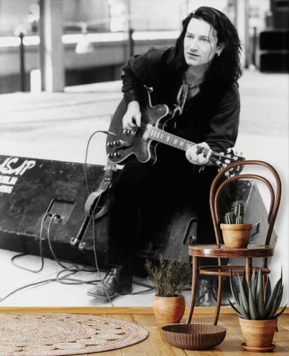 zwart-wit u2 behangmuurschildering genaamd Bono (Rattle and Hum) voor woonkamers, slaapkamers en kantoren aan huis