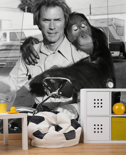 mustavalkoinen clint eastwood ja orangutanin seinämaalaus nimeltä Clint Eastwood (Every Which Way but Loose) mustavalkoinen clint eastwood ja orangutanin seinämaalaus nimeltä Clint Eastwood (Every Which Way but Loose)