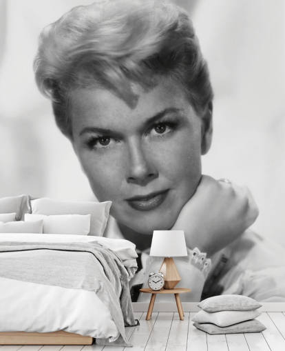 mural de papel pintado del Día de Doris en blanco y negro llamado Doris Day (El hombre que sabía demasiado)