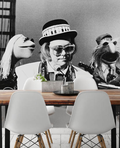 mural de papel de parede de programa de TV em preto e branco chamado Elton John (The Muppet Show) para quartos e escritórios domésticos