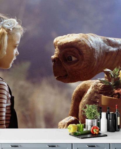 mural de papel pintado ET en color llamado E.T. the Extra-Terrestre para dormitorios y salas de cine