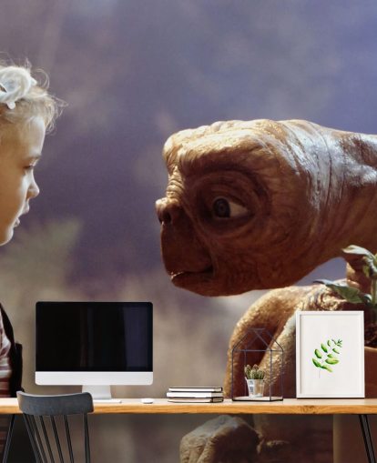 farvet ET tapetmaleri kaldet E.T. the Extra-Terrestrial til soveværelser og biografrum farvet ET tapetmaleri kaldet E.T. the Extra-Terrestrial til soveværelser og biografrum