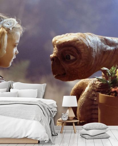 Farbiges ET-Tapetentapete namens E.T. the Extra-Terrestrial für Schlafzimmer und Kinoräume Farbiges ET-Tapetentapete namens E.T. the Extra-Terrestrial für Schlafzimmer und Kinoräume