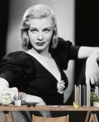 mustavalkoinen Ginger Rogers -taustakuvamaalaus nimeltään Ginger Rogers kotitoimistoihin, makuuhuoneisiin ja elokuvateatterihuoneisiin
