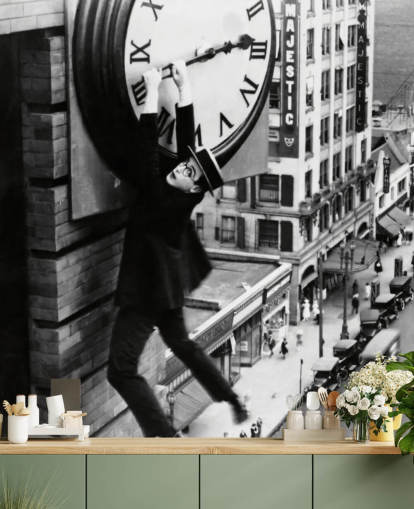 mural de papel pintado de película muda en blanco y negro llamado Harold Lloyd (Safety Last!) para dormitorios, oficinas y negocios
