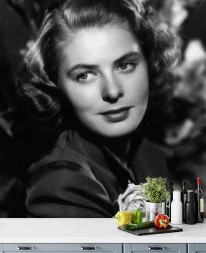 mustavalkoinen elokuvatähden seinämaalaus nimeltä Ingrid Bergman II koteihin ja yrityksiin