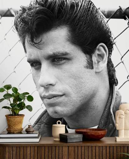 mural de parede de graxa preto e branco chamado John Travolta (Grease) para quartos e salas de estar mural de parede de graxa preto e branco chamado John Travolta (Grease) para quartos e salas de estar