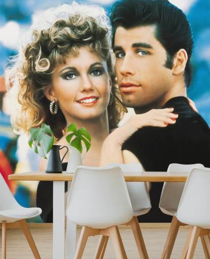 gekleurde muurschildering genaamd Olivia Newton-John & John Travolta (Grease) voor slaapkamers, kantoren en bioscoopzalen