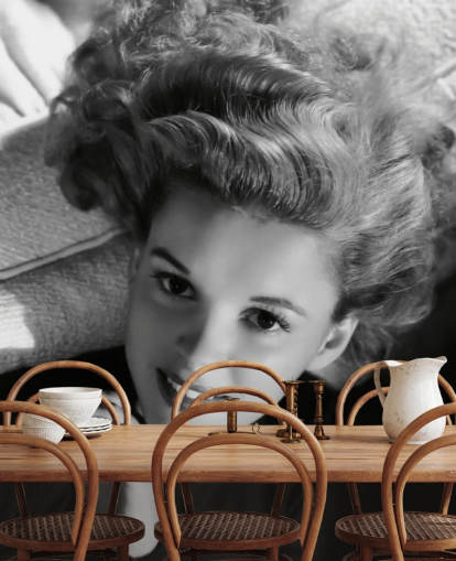 mural de papel de parede de filme em preto e branco chamado Judy Garland para quartos, salas de estar e escritórios domésticos mural de papel de parede de filme em preto e branco chamado Judy Garland para quartos, salas de estar e escritórios domésticos