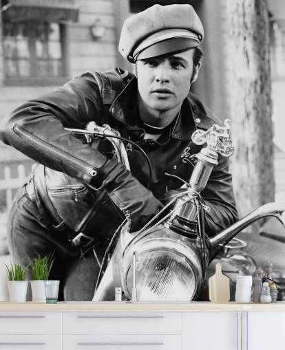 carta da parati murale Marlon Brando in bianco e nero chiamata Marlon Brando (The Wild One) per uffici domestici, sale cinema e camere da letto