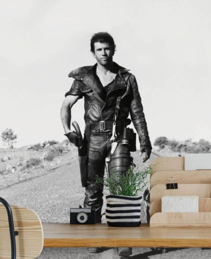 mural de papel de parede mad max preto e branco chamado Mad Max 2 Road Warrior para quartos, empresas e escritórios domésticos