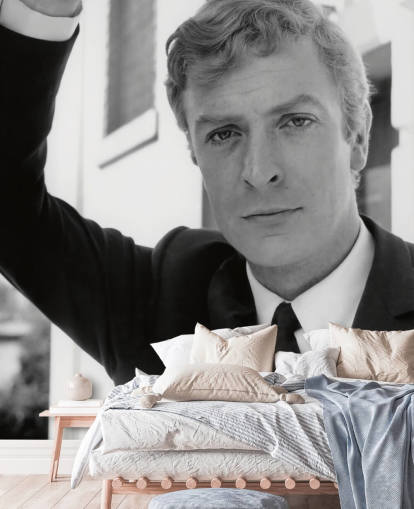 schwarz-weiße Alfie-Filmtapete namens Michael Caine (Alfie) für Schlafzimmer, Heimbüros und Wohnzimmer schwarz-weiße Alfie-Filmtapete namens Michael Caine (Alfie) für Schlafzimmer, Heimbüros und Wohnzimmer