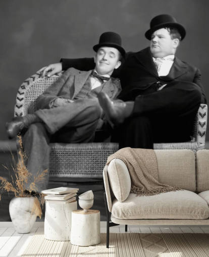 mural de papel pintado de películas clásicas en blanco y negro llamado Laurel and Hardy II para hogares y negocios