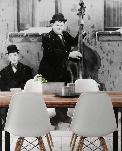 alloro bianco e nero e carta da parati resistente chiamata Laurel and Hardy (Below Zero)