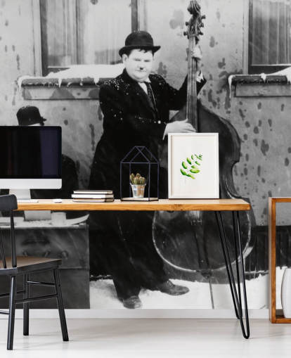 black and white laurel and hardy wallpaper called Laurel and Hardy (Below Zero)