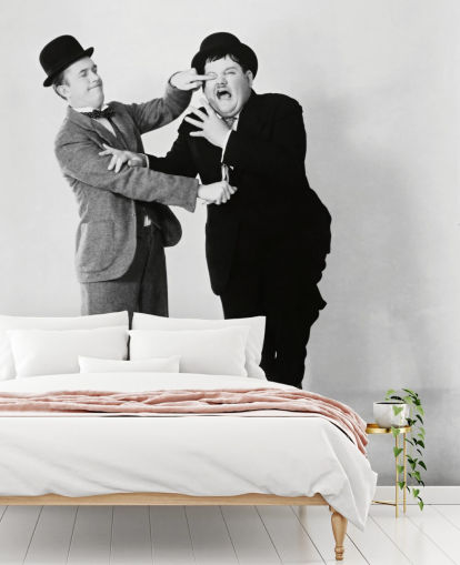 mustavalkoinen mykkäelokuvan taustakuvamaalaus nimeltä Laurel ja Hardy koteihin ja yrityksiin mustavalkoinen mykkäelokuvan taustakuvamaalaus nimeltä Laurel ja Hardy koteihin ja yrityksiin