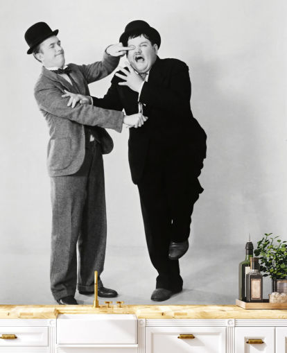 zwart-wit stomme filmbehangmuurschildering genaamd Laurel and Hardy voor woningen en bedrijven