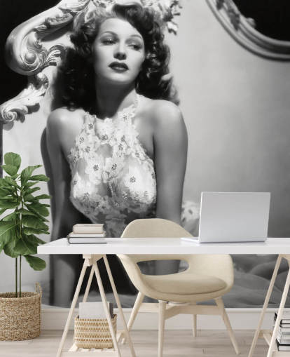 mural de papel pintado en blanco y negro de rita hayworth llamado Rita Hayworth (Nunca fuiste más encantadora)