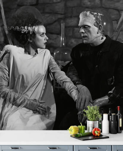 carta da parati murale classica in bianco e nero chiamata Boris Karloff ed Elsa Lanchester (La sposa di Frankenstein) per camere da letto e salotti