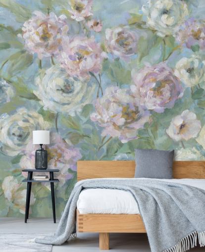 carta da parati murale da giardino rosa, bianca e verde chiamata Delicate Rose Garden di Carol Robinson per salotti e camere da letto