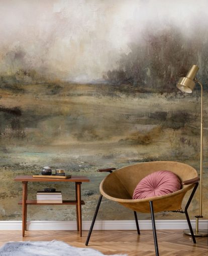 brun abstrakt tapetväggmålning som heter Ever Changing Moods av Carol Robinson