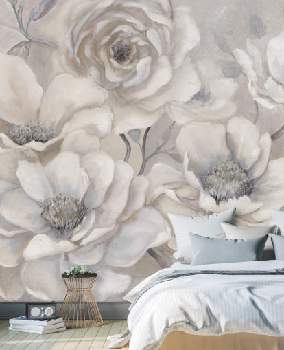 vit blommig tapetväggmålning kallad Full Pewter Blooms av Carol Robinson för sovrum och vardagsrum