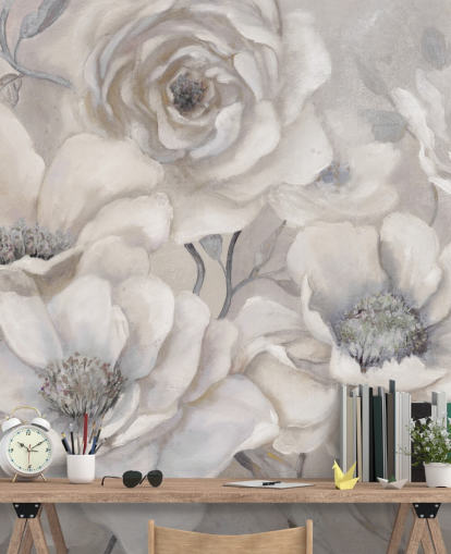 weiße Blumentapete namens Full Pewter Blooms von Carol Robinson für Schlafzimmer und Wohnzimmer