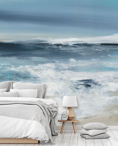 carta da parati murale astratta blu chiamata Long Peaceful Beach di Carol Robinson per camere da letto e bagni