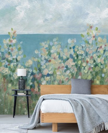 blått, grønt og hvitt hagetapetveggmaleri kalt Seaside Garden av Carol Robinson for soverom og stuer