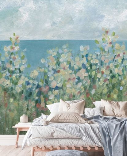 blaue, grüne und weiße Gartentapete namens Seaside Garden von Carol Robinson für Schlafzimmer und Wohnzimmer