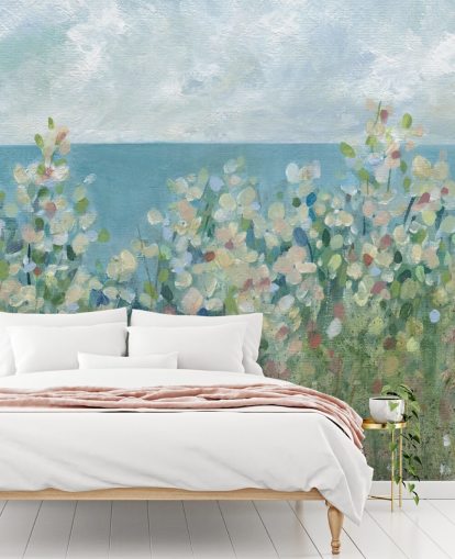 mural de papel de parede de jardim azul, verde e branco chamado Seaside Garden de Carol Robinson para quartos e salas de estar