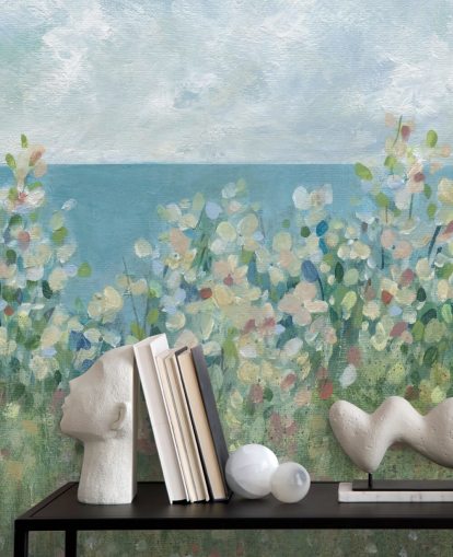 mural de papel de parede de jardim azul, verde e branco chamado Seaside Garden de Carol Robinson para quartos e salas de estar