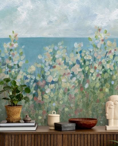 carta da parati murale da giardino blu, verde e bianca chiamata Seaside Garden di Carol Robinson per camere da letto e salotti carta da parati murale da giardino blu, verde e bianca chiamata Seaside Garden di Carol Robinson per camere da letto e salotti