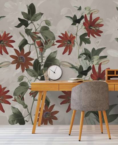 rote und grüne Blumentapete namens Clematis II von Marina Stupakova für Schlafzimmer und Lounges