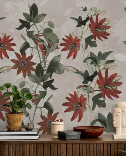 carta da parati murale floreale rossa e verde chiamata Clematis II di Marina Stupakova per camere da letto e salotti