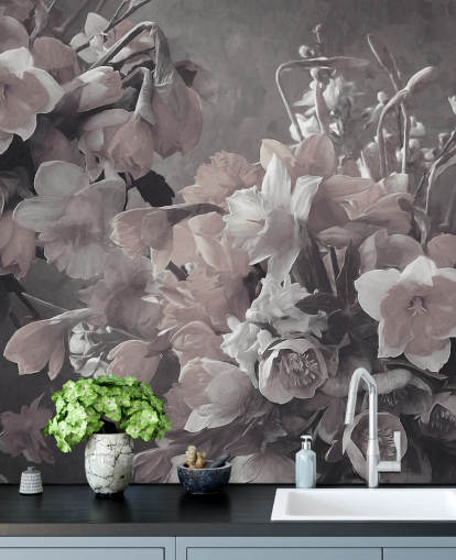 mural de papel pintado floral llamado Narciso de Marina Stupakova para salas de estar y dormitorios
