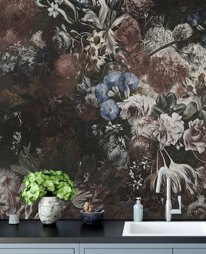 grand papier peint floral appelé Very Big Bouquet de Marina Stupakova pour les chambres et les salons