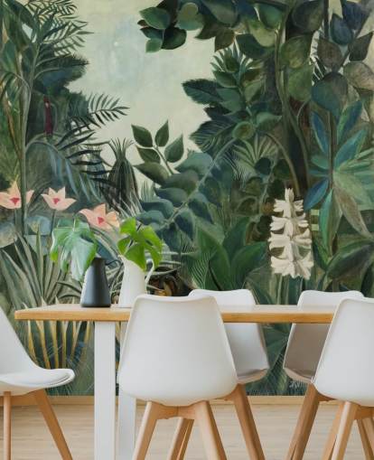 fine art behangmuurschildering genaamd The Equatorial Jungle van Henri Rousseau voor lounges en eetkamers