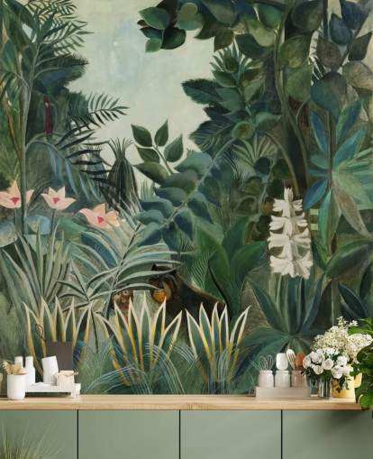 Kunsttapete mit dem Titel The Equatorial Jungle von Henri Rousseau für Wohn- und Esszimmer Kunsttapete mit dem Titel The Equatorial Jungle von Henri Rousseau für Wohn- und Esszimmer